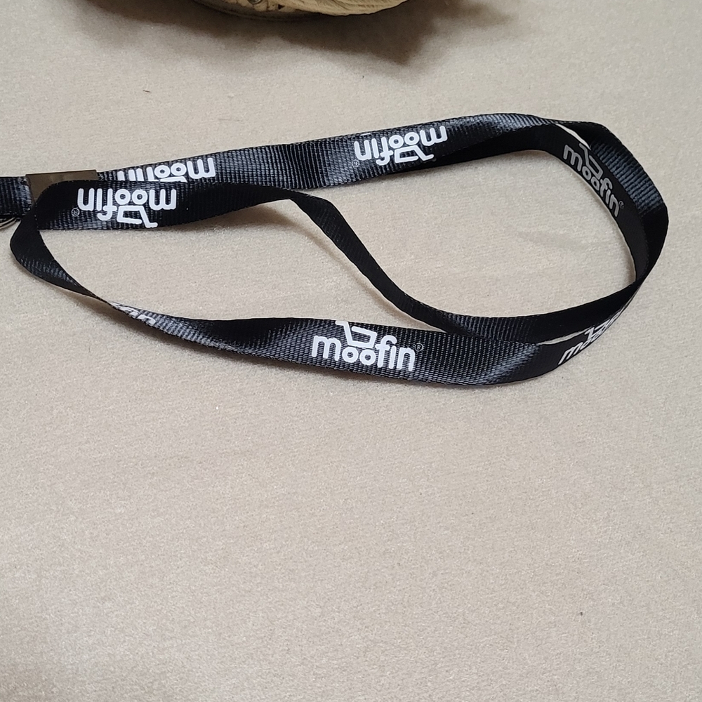 Moofin NWOT Silent Ultrasonic Sound Obedience Dog No Barking Training Whistle 🐈 - Picture 6 of 6